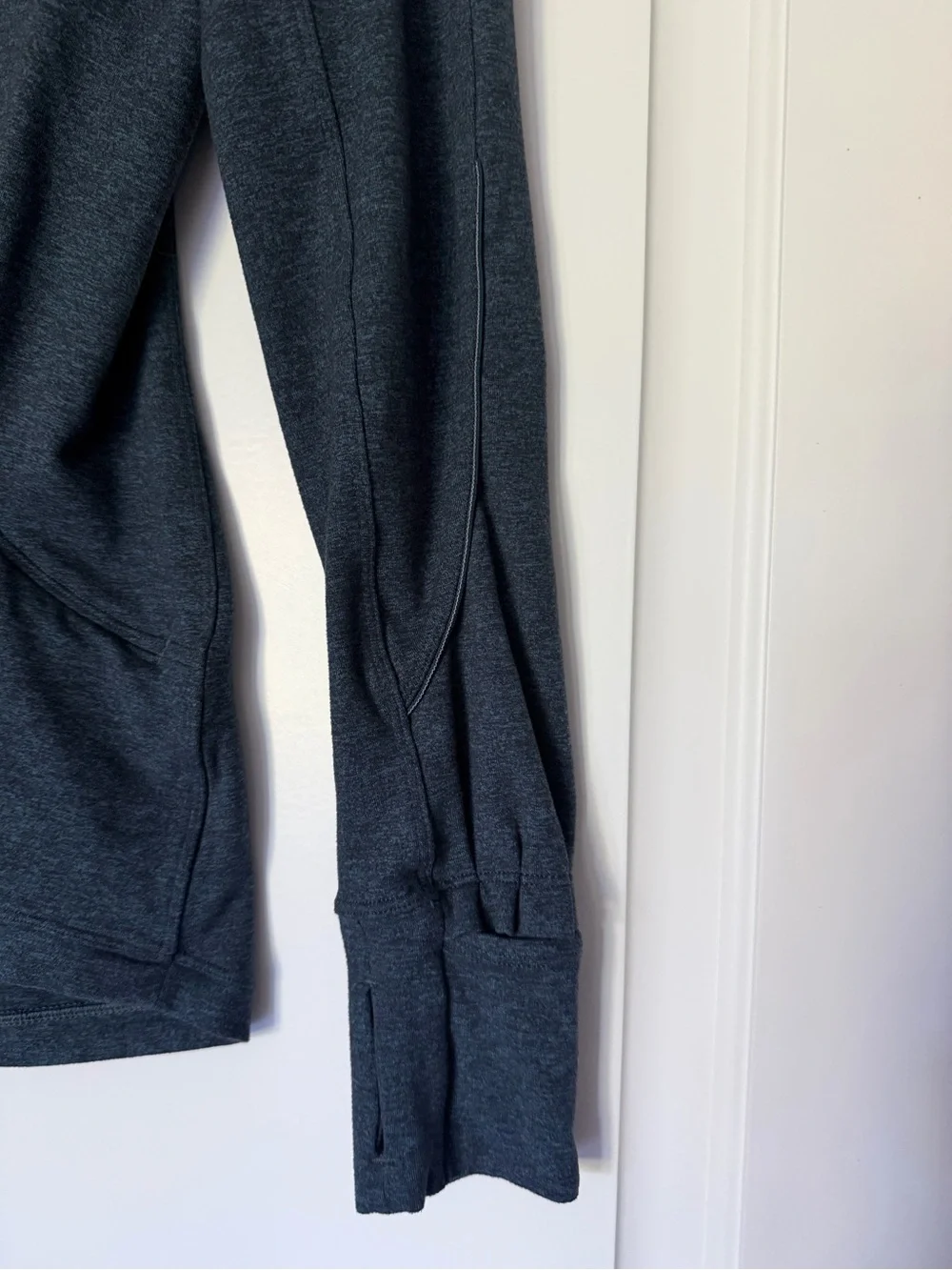 Lululemon Extra Mile 1/2 Zip / Size 6
